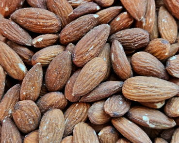 Mandelkerne ganz braun mit Haut - 300 gr.