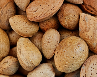 Mandelkerne ganz - in der Schale - 250 gr.