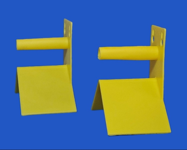 Einzelsitze Kunststoff - gelb mit Kotfang
