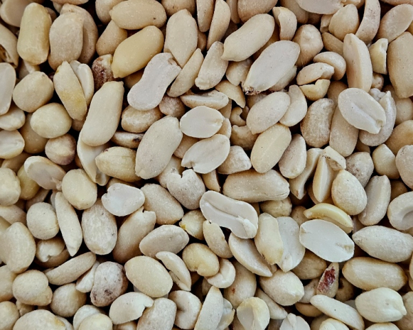 Erdnusskerne  geschält blanchiert  300 gr.